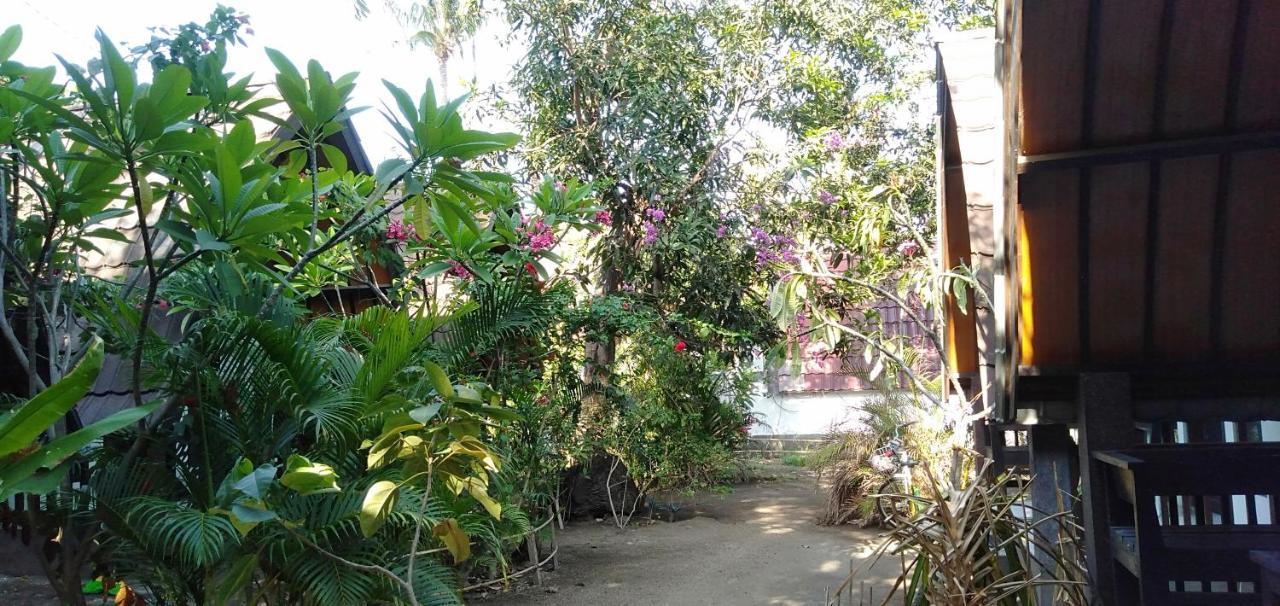 Hello Lumbung Homestay Gili Air Exterior foto